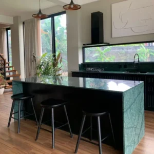 Kitchen cabinet with island